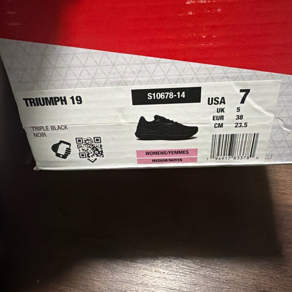 Womens Saucony Triumph 19 Triple Black Running Shoes. Size 7 - Picture 5 of 5